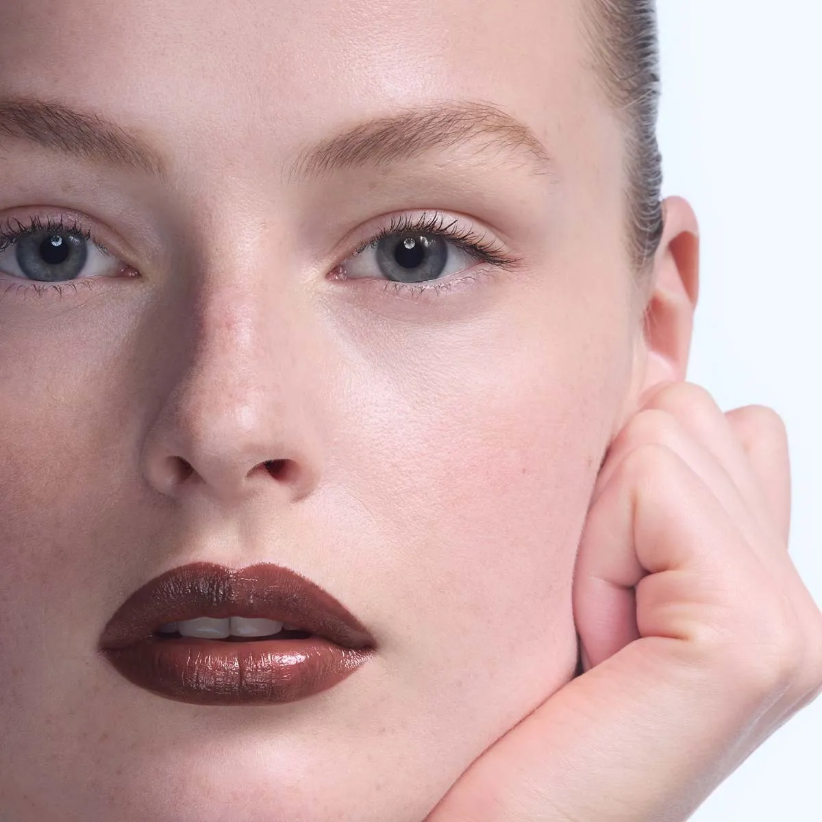Christian Louboutin Rouge Stiletto Les Nudes – Shine Lipstick – Nude 5C - Beauty - alternate view 2